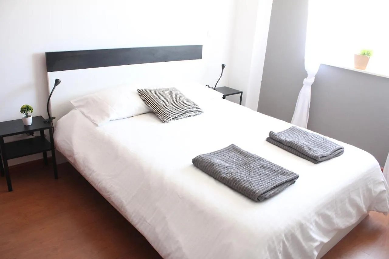 Lilas\' Private Accommodation contacts