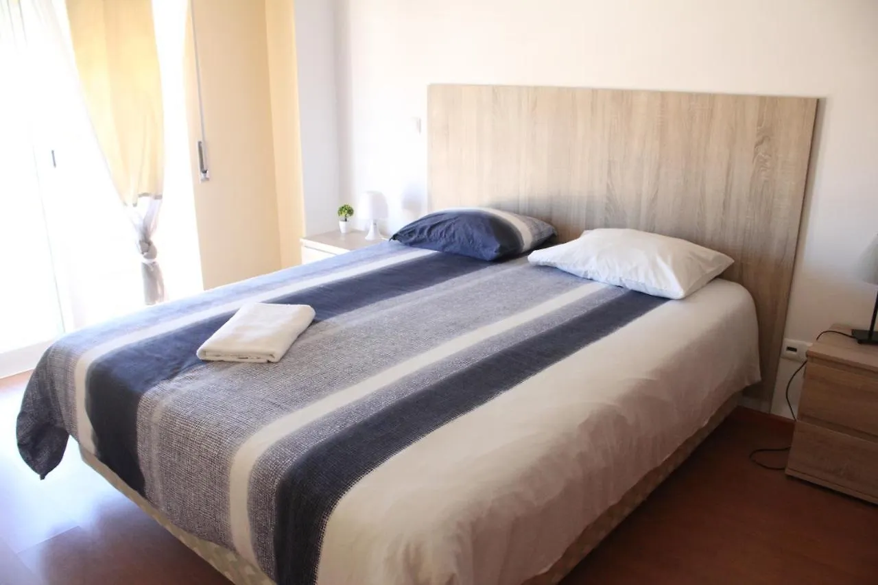 ゲストハウス Lilas' Private Accommodation ヴィラ・ド・ビスポ ポルトガル